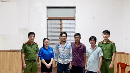 Công an giúp đỡ người đàn ông đi lạc từ Đồng Tháp ra Quảng Bình