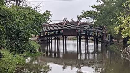 Nỗi buồn cầu ngói