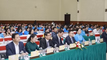 Phát huy vai trò phụ nữ Việt Nam trong thực hiện mục tiêu phát triển đất nước