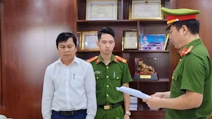 Khai trừ Đảng và bắt tạm giam Chủ tịch UBND quận Cẩm Lệ
