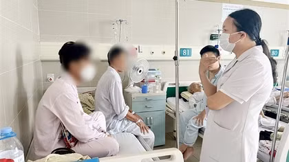 Thở máy, hôn mê, nguy kịch do thuốc lá điện tử