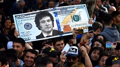 Bầu cử Argentina: Ứng cử viên cực hữu trỗi dậy và đồng peso chìm xuống