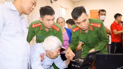 Công an Nghệ An triển khai cao điểm "70 ngày, đêm" cấp thẻ CCCD