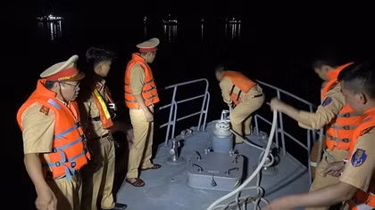 Thủ tướng Chính phủ yêu cầu nhanh chóng tìm kiếm, cứu nạn máy bay trực thăng rơi