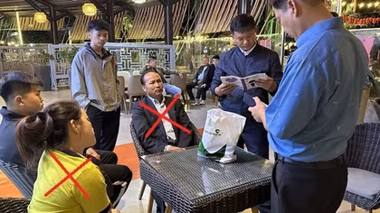 Khởi tố 2 vợ chồng tống tiền cán bộ địa chính 2 tỷ đồng