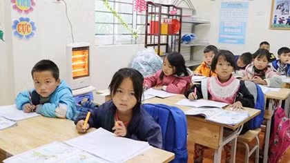 Năm học mới 2023 - 2024: Hỗ trợ học sinh vùng cao đến trường