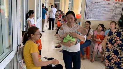 Cạn kiệt vaccine tiêm chủng mở rộng: Bộ Y tế nói gì?