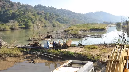 Lập đoàn kiểm tra khai thác cát làm sạt lở sông Krông Nô