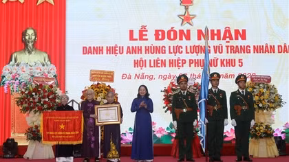 Hội Liên hiệp Phụ nữ Khu 5 đón nhận danh hiệu Anh hùng LLVTND