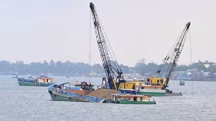 Đồng Tháp: Gia hạn, cấp mới loạt giấy phép khai thác cát không đúng quy định