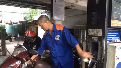 Xăng dầu tiếp tục tăng giá mạnh