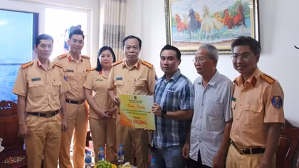 Đồng đội chung tay giúp sức chữa bệnh cho nữ Đại úy mắc bệnh hiểm nghèo