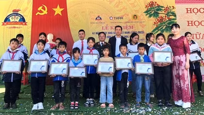 Đồng hành cùng học sinh vượt khó, học giỏi