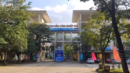 Trường Cao đẳng Công nghiệp Huế thu tiền học giáo dục QP-AN trái quy định