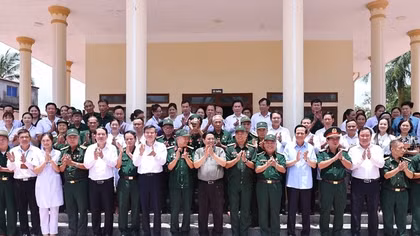 Thủ tướng: Chăm lo người có công với tình cảm, trách nhiệm cao nhất