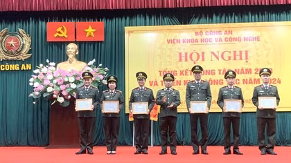 Đẩy mạnh nghiên cứu sản phẩm khoa học mới, có giá trị ứng dụng cao trong công tác Công an