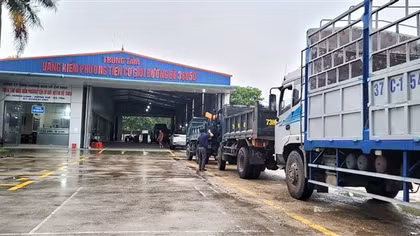 Công an kết luận vụ gara ô tô ghi hóa đơn “phong bì cho đăng kiểm"
