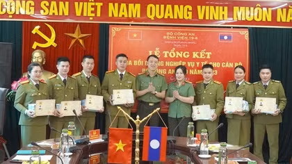 Nâng cao nghiệp vụ y tế cho cán bộ y tế Bộ Công an Lào