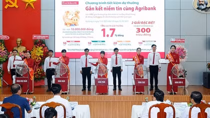 Agribank Long An quay số tiết kiệm dự thưởng “Gắn kết niềm tin cùng Agribank”