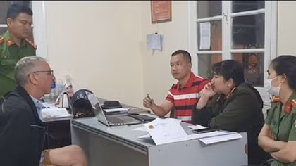 Người đàn ông quốc tịch Hà Lan đâm chết vợ rồi bỏ trốn cùng 4 con dao