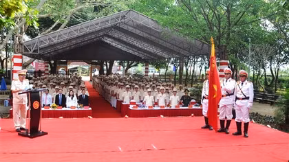 Công an các đơn vị, địa phương báo công dâng Bác