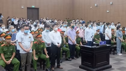 Các bị cáo nói lời sau cùng trong nỗi xót xa, ân hận