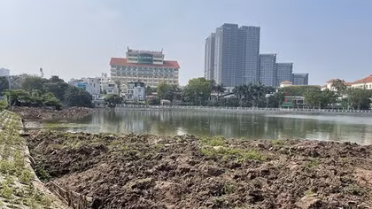Những "lá phổi xanh" của Hà Nội dần biến mất: Đổ đất lấp ao như chốn không người (bài 1)