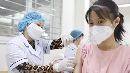 Chủng mới SARS-CoV-2 đang chiếm ưu thế, Bộ Y tế khuyến cáo tiêm vaccine đủ, đúng lịch