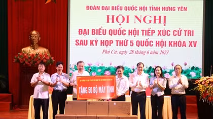 Bộ trưởng Tô Lâm tiếp xúc cử tri Hưng Yên sau Kỳ họp Quốc hội thứ 5