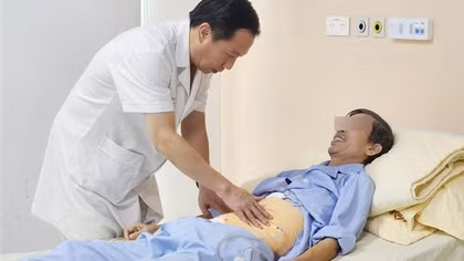 Cắt bỏ khối u ác tính khổng lồ 5,5 kg bao trùm toàn bộ thận trái