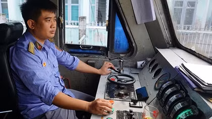 Những cảnh đời trên chuyến tàu ngày Tết