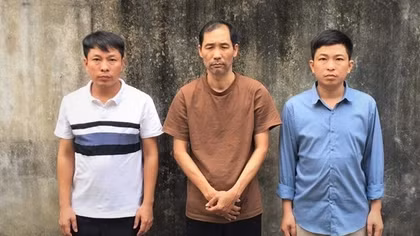 Bắt 3 đối tượng giả danh nhà báo "vận động" kinh phí hỗ trợ nhân dịp lễ