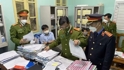 Nguyên Giám đốc và nguyên Trưởng phòng CDC Thừa Thiên Huế được quay trở lại làm việc