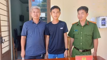 Vui mừng nhận lại tiền chuyển nhầm tài khoản