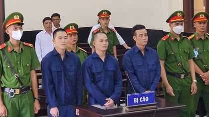 Cầm đá đánh chết người, 3 thanh niên “chia nhau” 45 năm tù