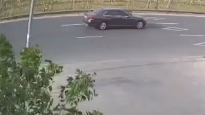 Phát hiện xe ôtô nghi vấn gây tai nạn chết người rồi tẩu thoát