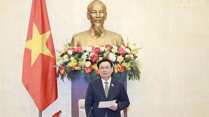 Đặt lợi ích quốc gia lên trước hết và trên hết, trên cơ sở tôn trọng luật pháp quốc tế
