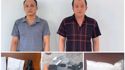 Thủ súng đi mua ma túy về nhà trọ bán kiếm lời