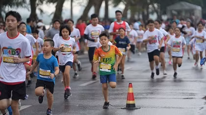 Giải chạy Hà Nội Marathon Techcombank lan tỏa tinh thần "Bước chạy vì một Việt Nam vượt trội"