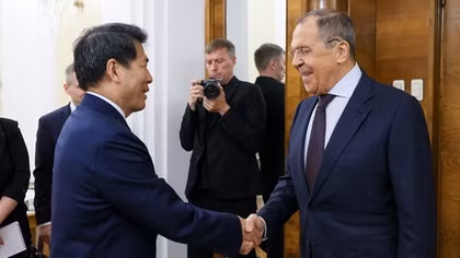 Nga tuyên bố sẵn sàng đàm phán về tình hình Ukraine