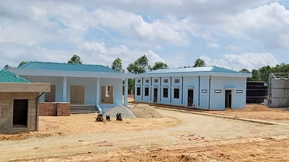 Dân “khát” bên những dự án nước sạch ì ạch thi công