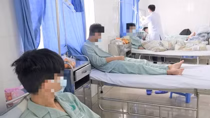 4 học sinh lớp 9 nhập viện cấp cứu sau khi hút thuốc lá điện tử
