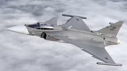 Lính Ukraine cùng lúc học lái tiêm kích F-16 Mỹ và Gripen Thụy Điển