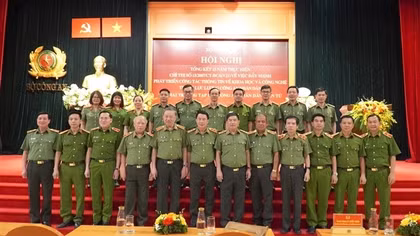 Tổng kết 15 năm phát triển khoa học công nghệ và ra mắt Tạp chí CAND điện tử