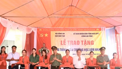 Cục Đào tạo trao tặng công trình điểm trường tại huyện Đà Bắc, tỉnh Hoà Bình