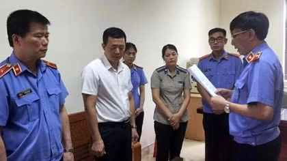Bắt tạm giam nữ chấp hành viên thi hành án TP Yên Bái