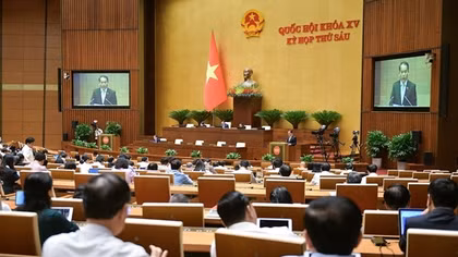 Cân nhắc việc chi thu nhập tăng thêm cho cán bộ, công chức Thủ đô