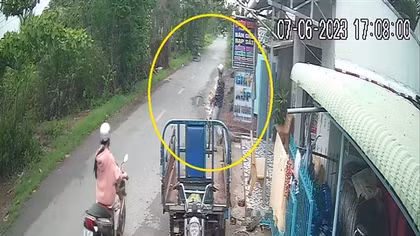 Thèm nhậu, lẻn vào tiệm tạp hóa “nẫng” 2 thùng bia