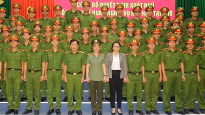 Đồng Tháp công bố quyết định xuất ngũ đối với 200 hạ sĩ quan nghĩa vụ