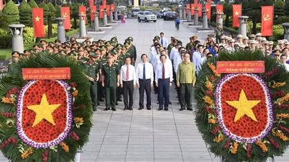 TP Hồ Chí Minh: Dâng hương tưởng niệm các anh hùng liệt sĩ